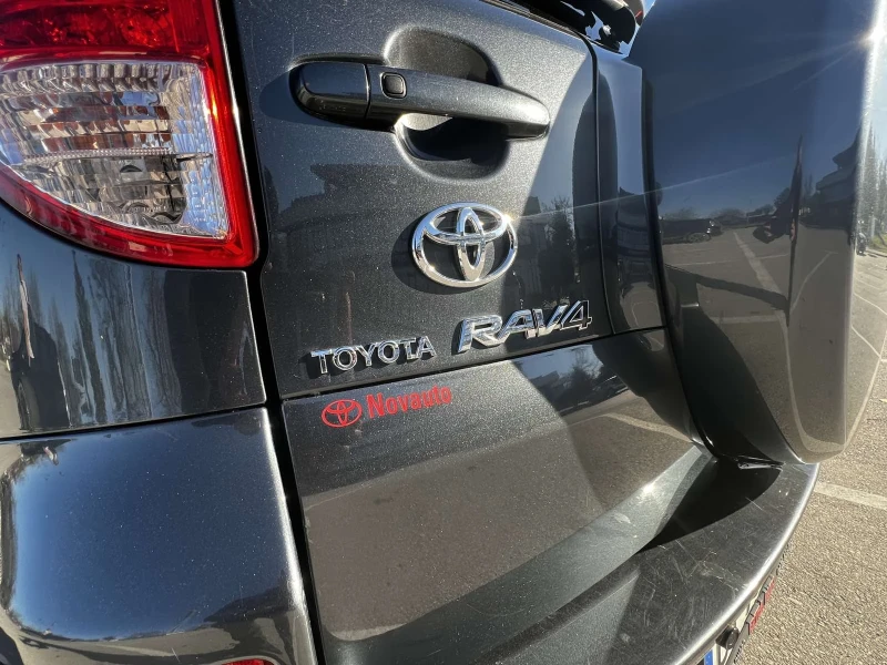 Toyota Rav4  FACELIFT 2.2D4D, снимка 8 - Автомобили и джипове - 48621053