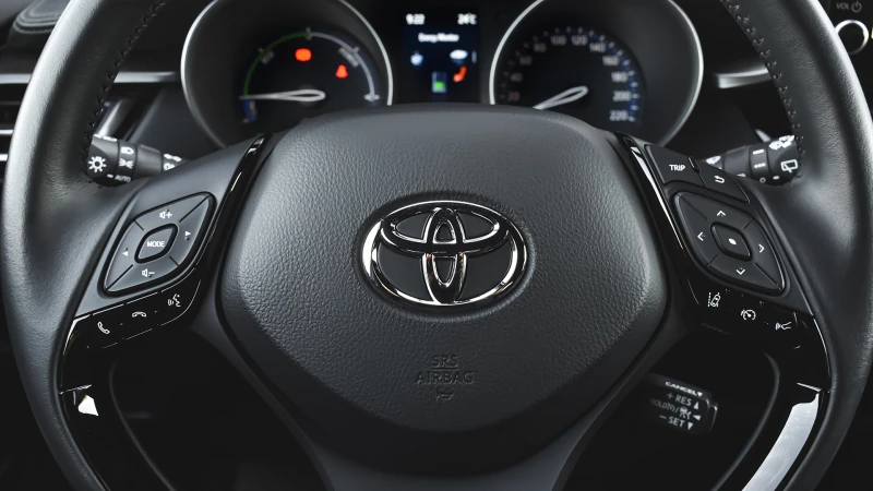 Toyota C-HR 2.0 Hybrid Club Automatic, снимка 13 - Автомобили и джипове - 51294831