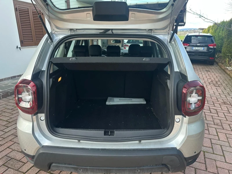 Dacia Duster 1.5DCI автоматик, снимка 13 - Автомобили и джипове - 53226005