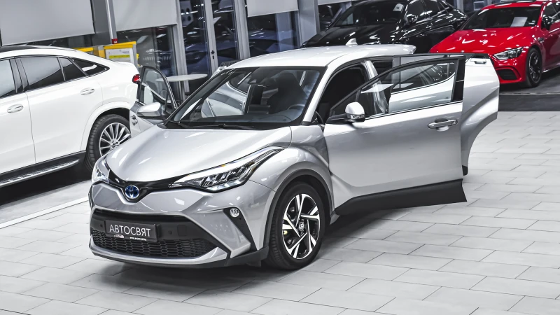 Toyota C-HR 2.0 Hybrid Club Automatic - 55900 лв. - 23355955 1