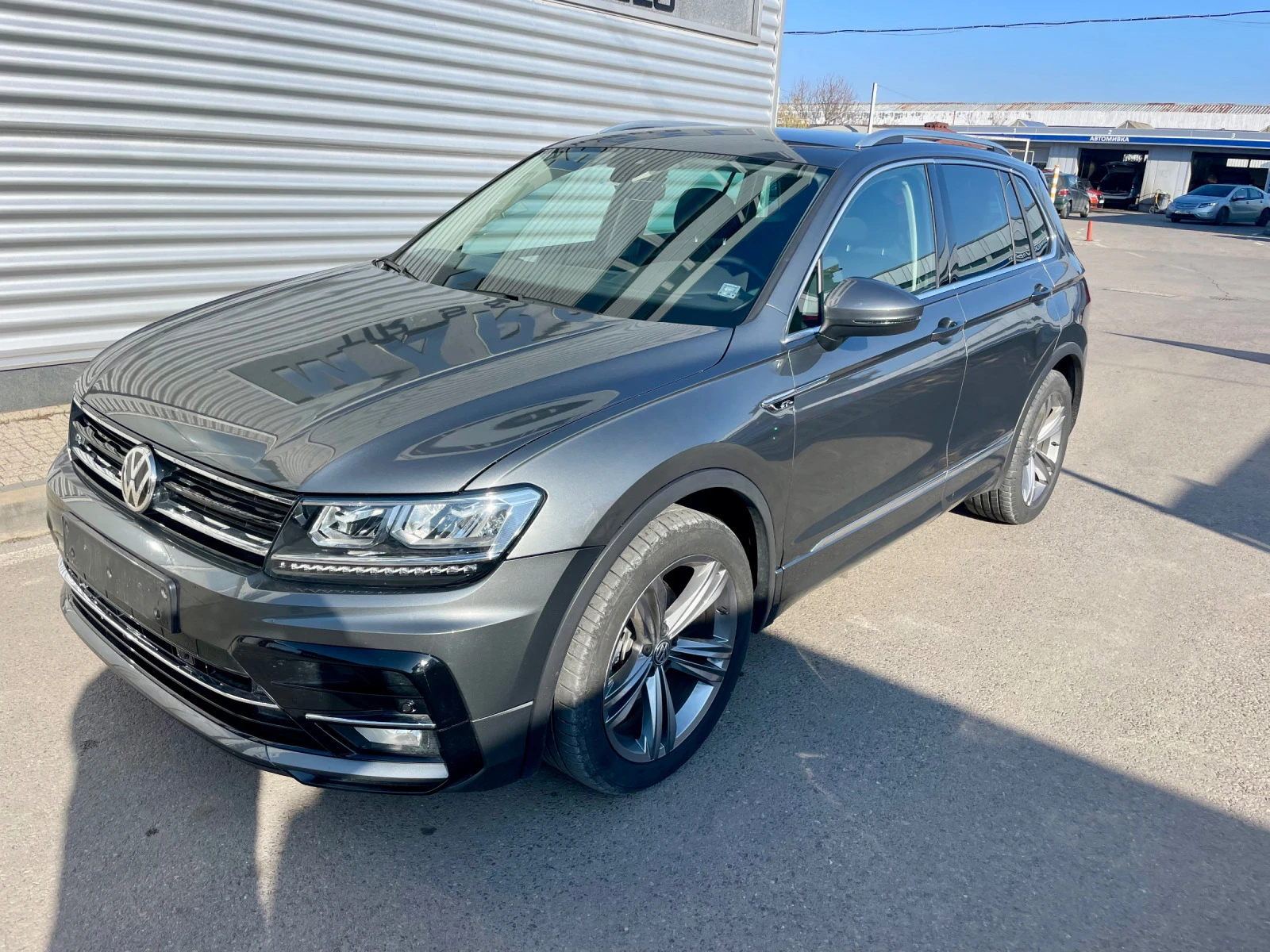 VW Tiguan R-Line+ 1.5TFSI+ Navi+ Automatic+ Usb - [1] 