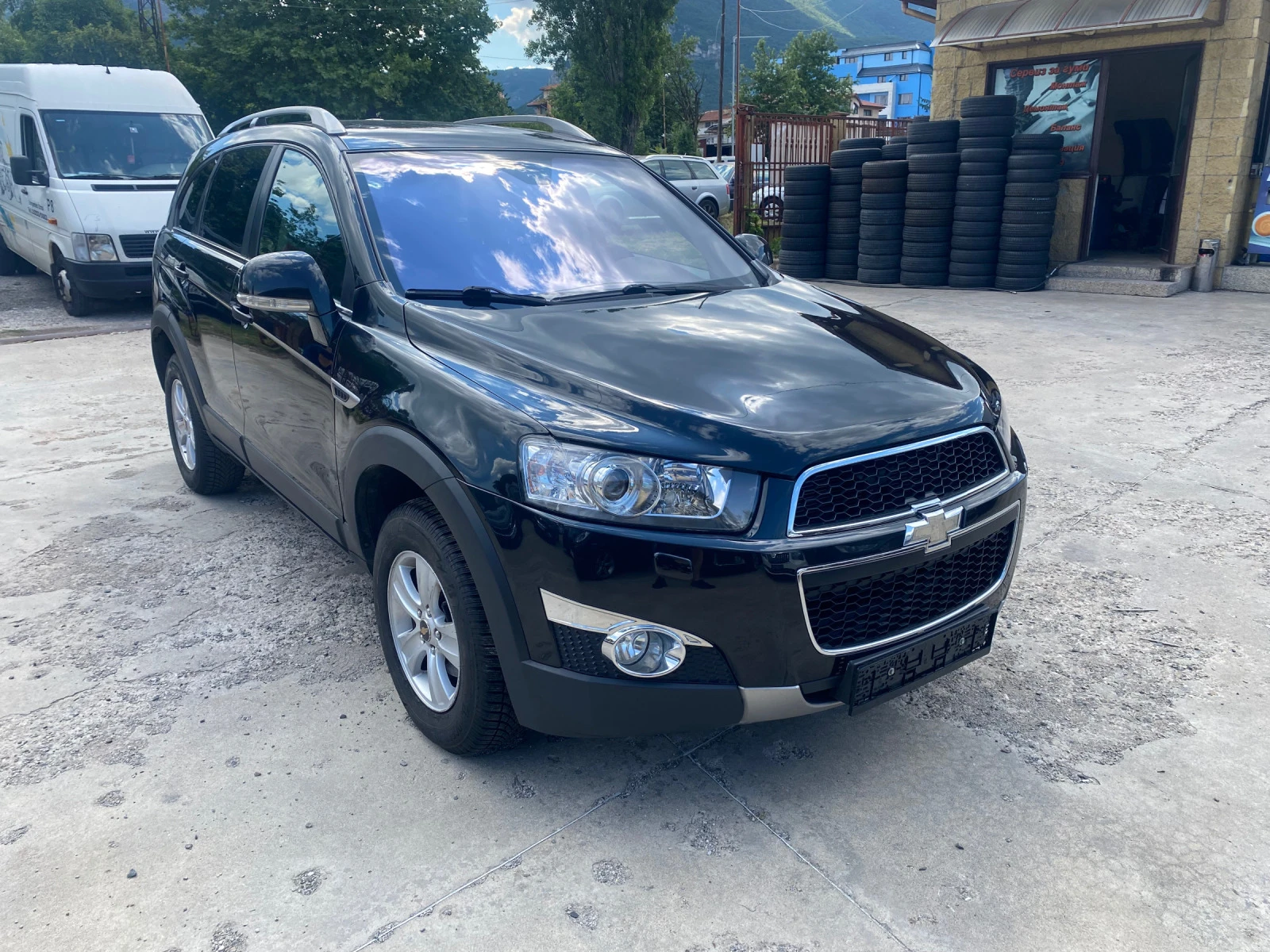 Chevrolet Captiva 3.0i V6 4X4 - изображение 2