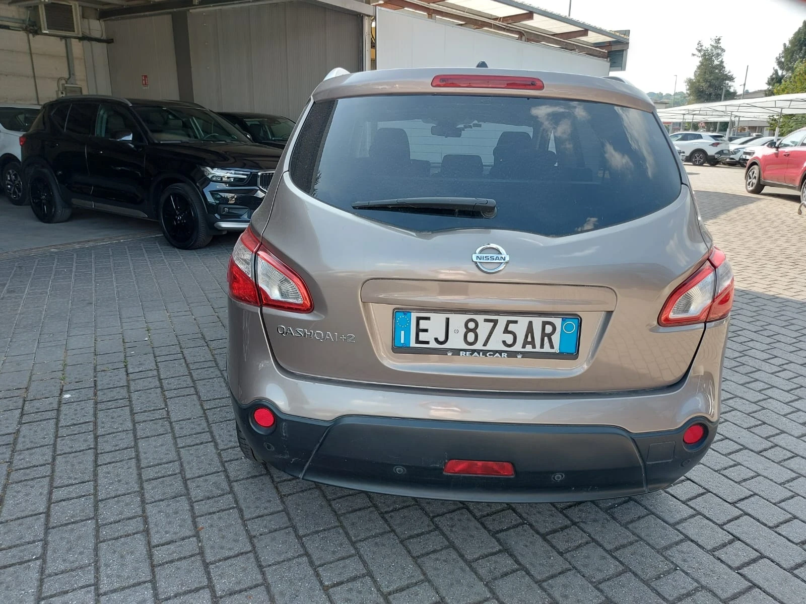 Nissan Qashqai + 2/2.0i/4x4/СЕРИЗНА ИСТОРИЯ/100%РЕАЛНИ КМ./ - изображение 5