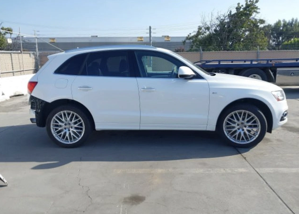 Audi Q5 Premium, клип двигател - изображение 6