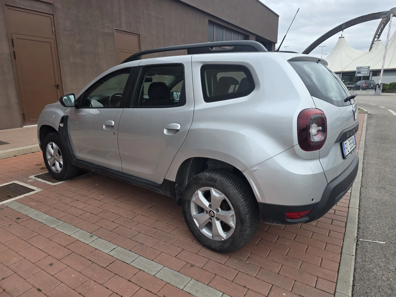 Dacia Duster 1.5DCI автоматик - изображение 4
