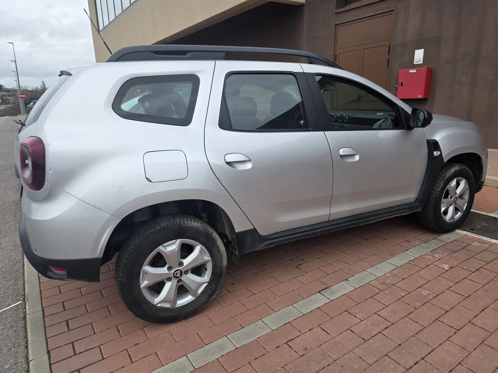 Dacia Duster 1.5DCI автоматик - изображение 6