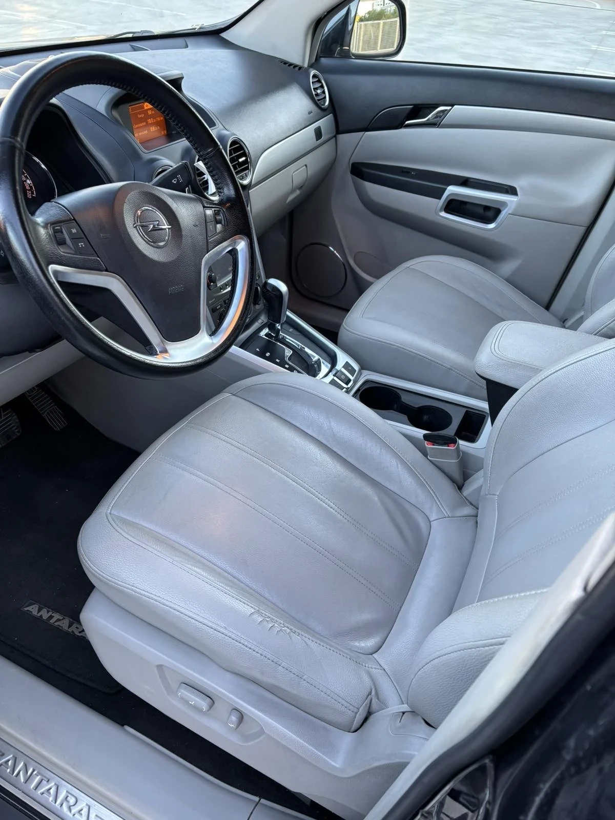 Opel Antara Opel Antara 2.2 CDTI 4x4 Cosmo-Face , снимка 9 - Автомобили и джипове - 53835135