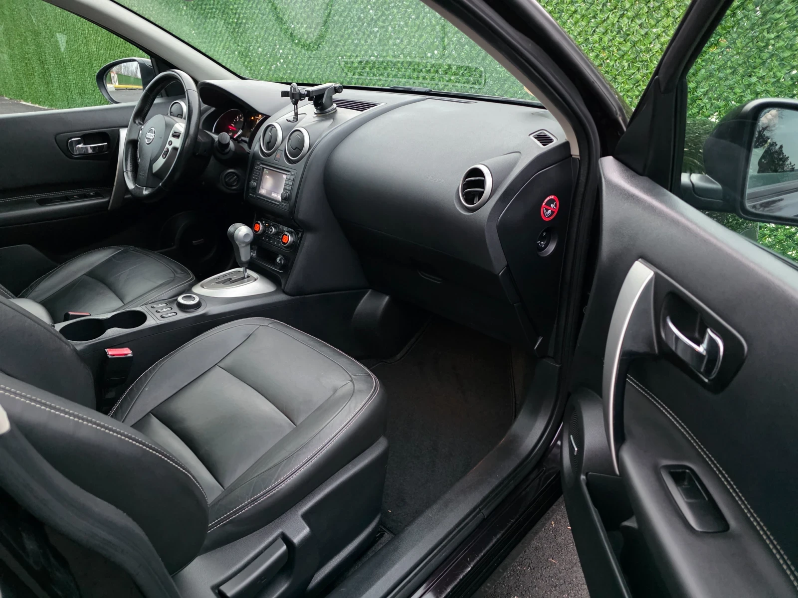 Nissan Qashqai Avtomat 4x4 Pan, снимка 9 - Автомобили и джипове - 53892239