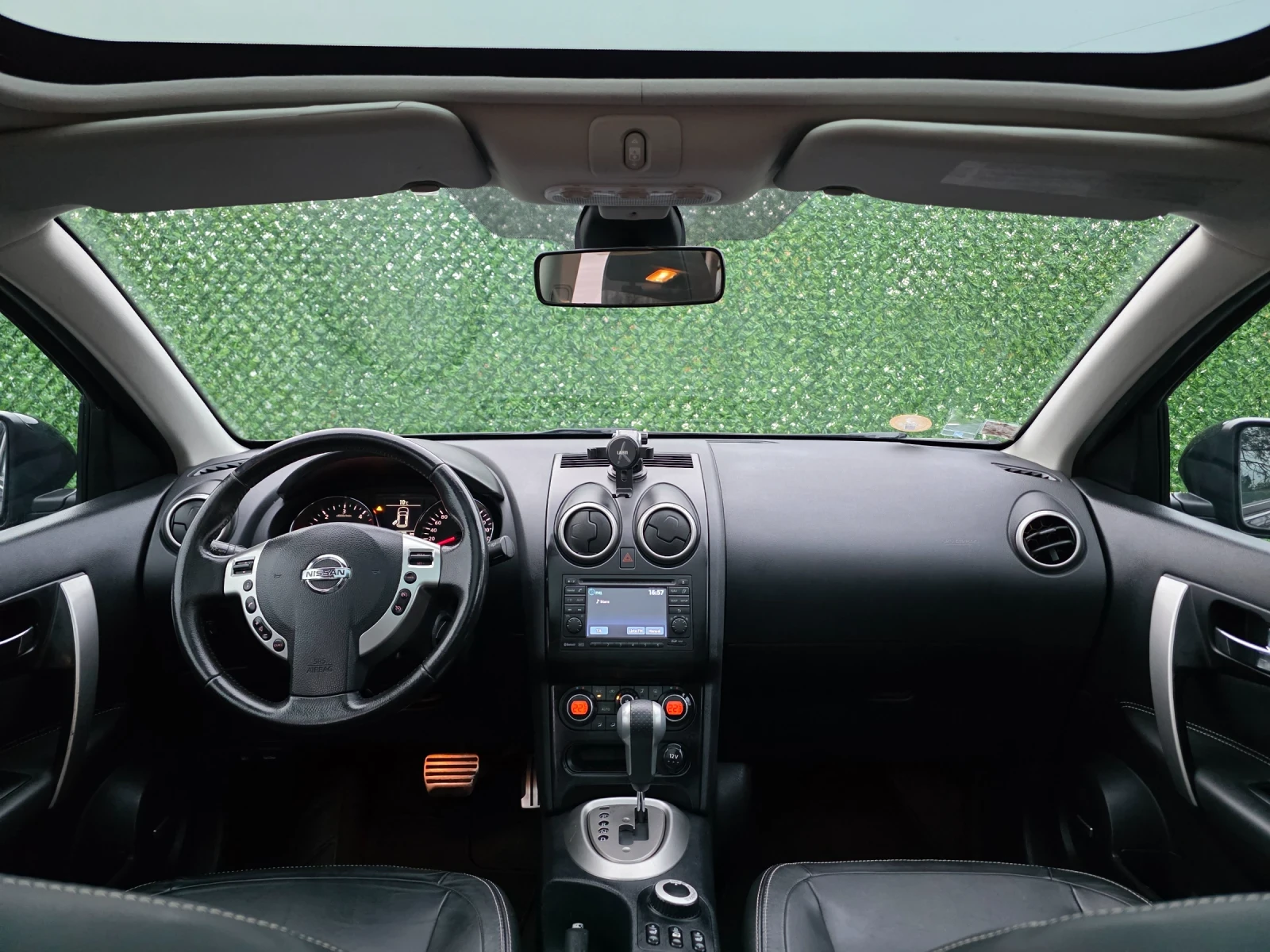 Nissan Qashqai Avtomat 4x4 Pan, снимка 11 - Автомобили и джипове - 53892239