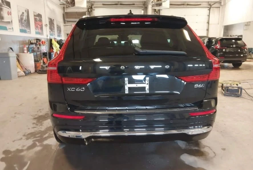 Volvo XC60 Ultimate Theme* Digital* AWD, снимка 5 - Автомобили и джипове - 54578895