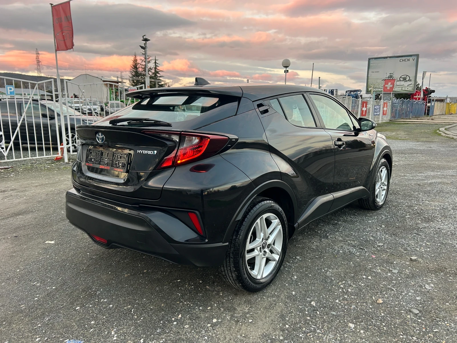 Toyota C-HR HYBRID / FACELIFT / ЕВРО6 / WAZE / YOUTUBE, снимка 5 - Автомобили и джипове - 54646713