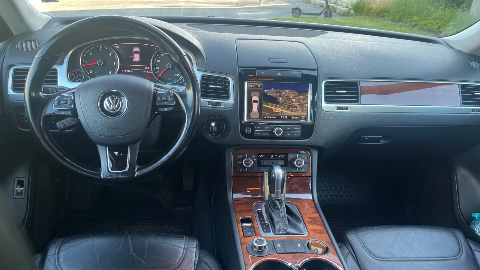 VW Touareg 3.0 TDI, снимка 7 - Автомобили и джипове - 55105891