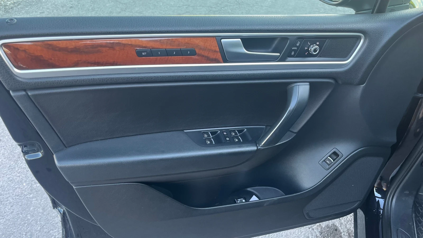 VW Touareg 3.0 TDI, снимка 10 - Автомобили и джипове - 55105891