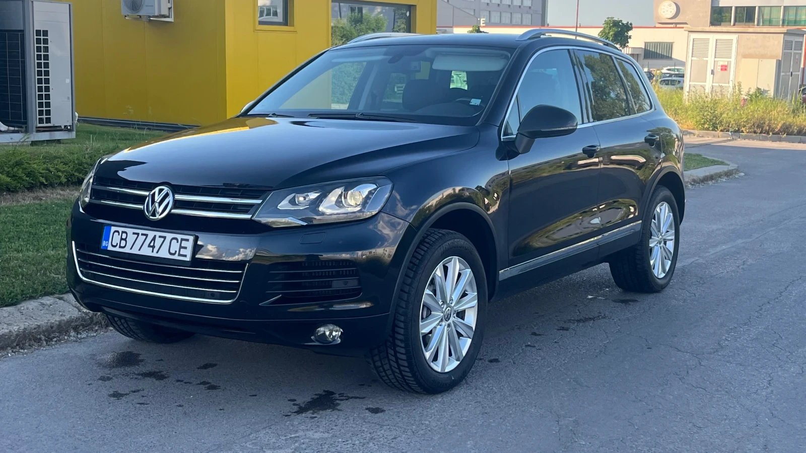 VW Touareg 3.0 TDI, снимка 2 - Автомобили и джипове - 55105891