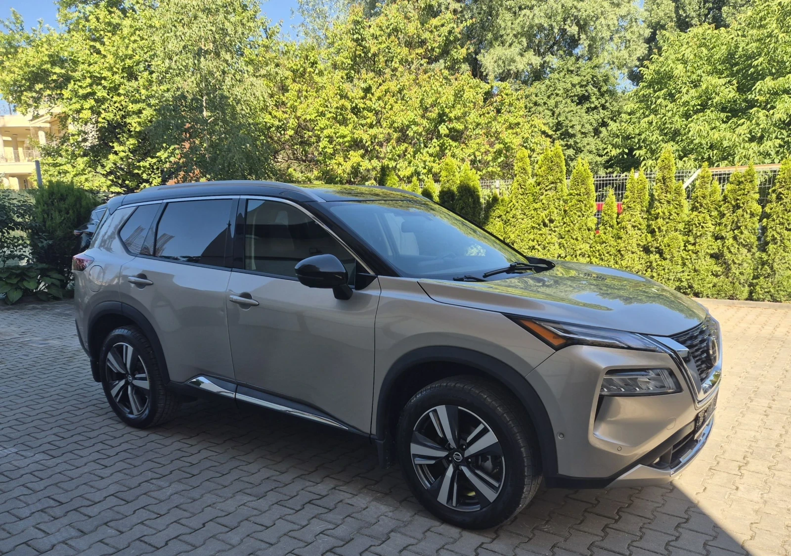 Nissan X-trail 2.5i, 4X4,  PLATINUM 