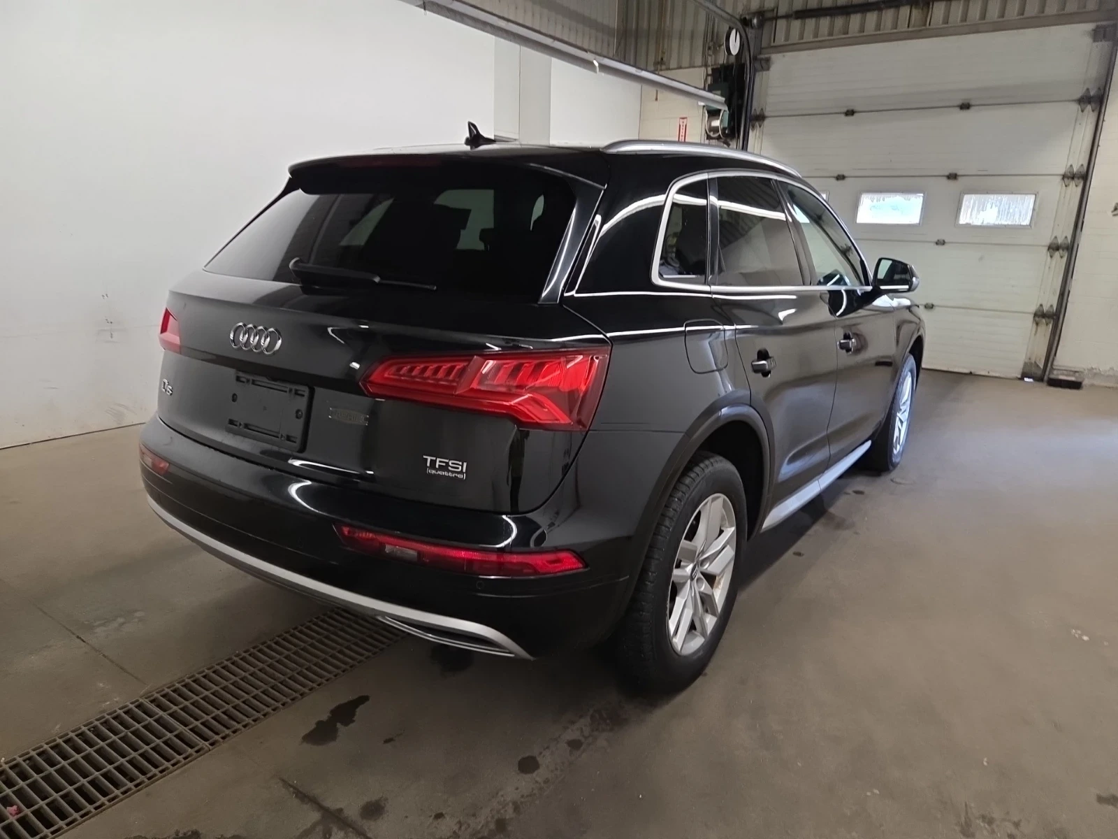 Audi Q5 2.0T * ПОДГРЕВ * QUATTRO * CARFAX * , снимка 3 - Автомобили и джипове - 54978217