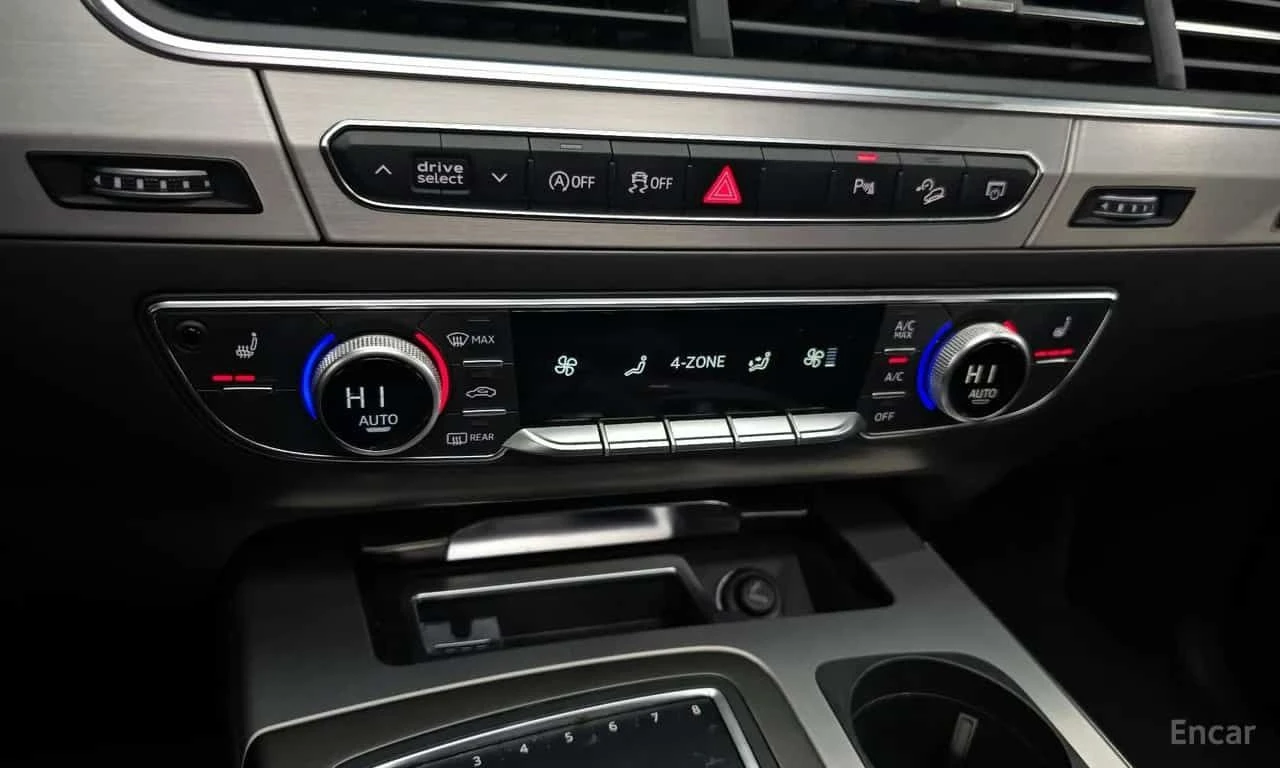Audi Q7 * 45 TFSI Quattro * CARFAX * ЦЕНА ДО БГ, снимка 14 - Автомобили и джипове - 55556285