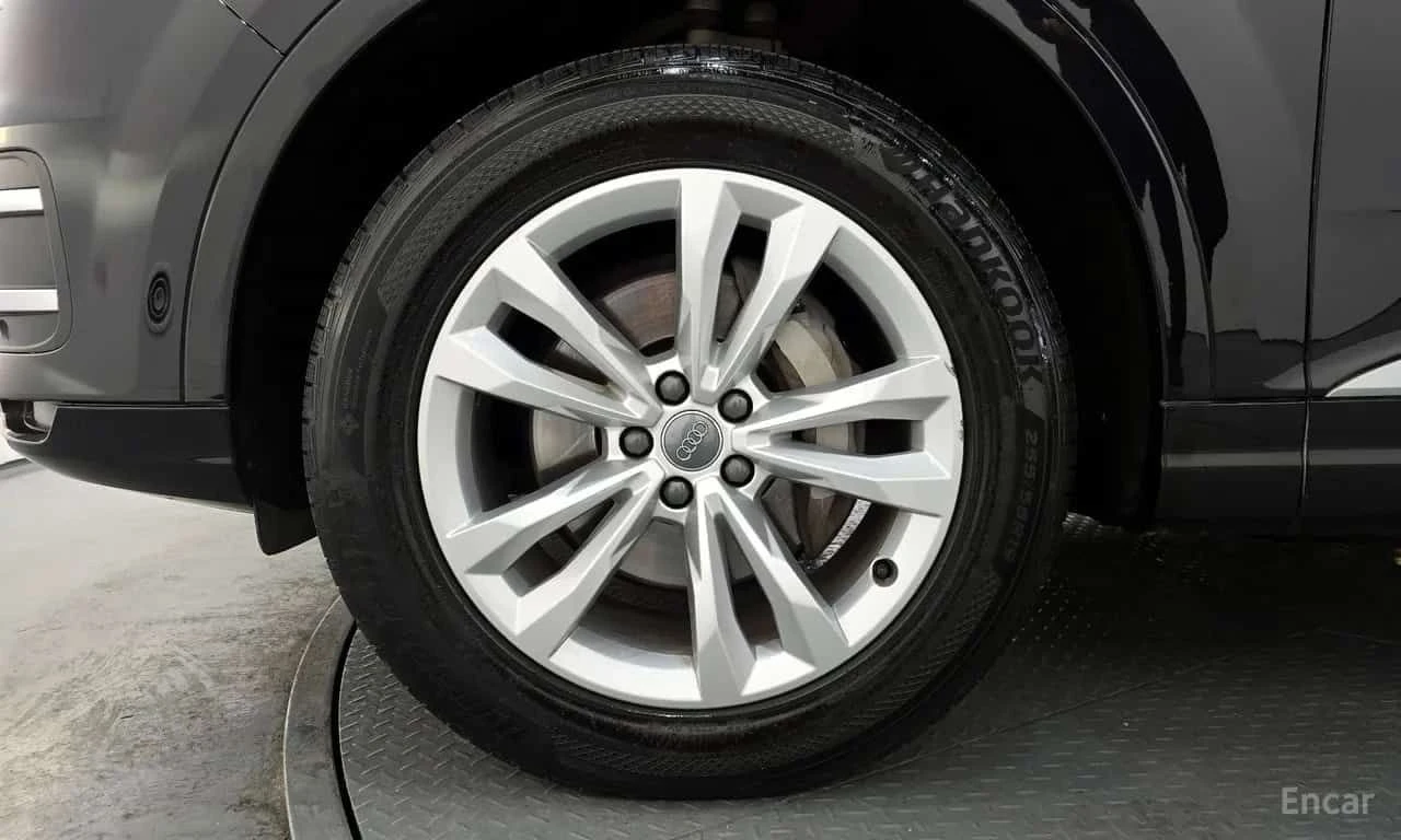 Audi Q7 * 45 TFSI Quattro * CARFAX * ЦЕНА ДО БГ, снимка 5 - Автомобили и джипове - 55556285