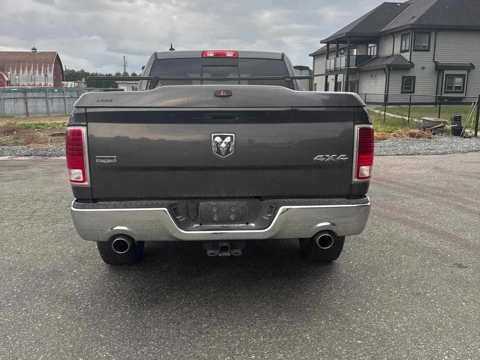 Dodge RAM 1500 * Laramie * АВТОКРЕДИТ БЕЗ ПЪРВОНАЧАЛНА ВНОСКА* , снимка 4 - Автомобили и джипове - 55925162