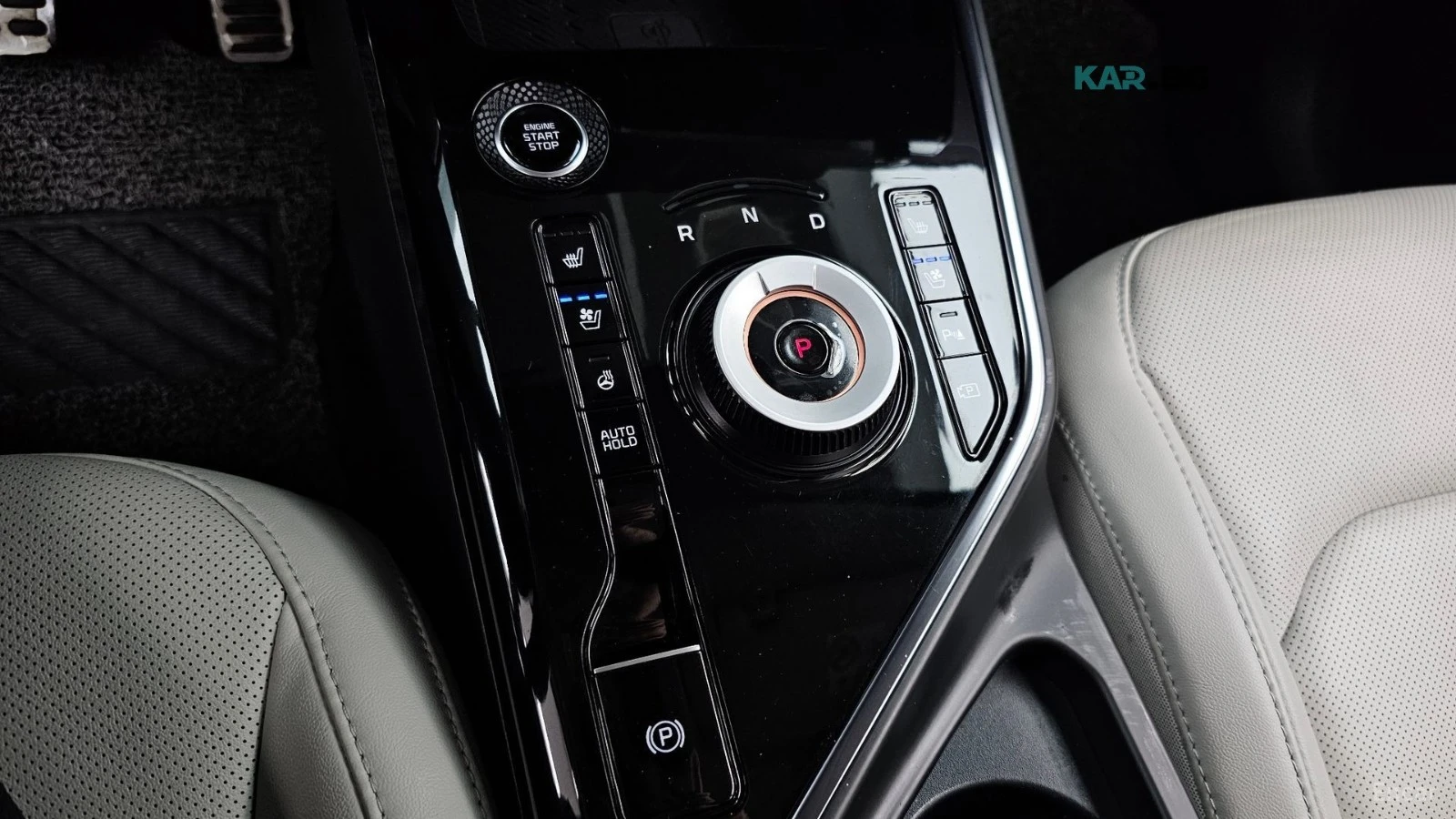 Kia Niro HYBRID* SIGNATURE* HARMAN KARDON* ПОДГРЕВ* ОБДУХВА, снимка 9 - Автомобили и джипове - 56008579