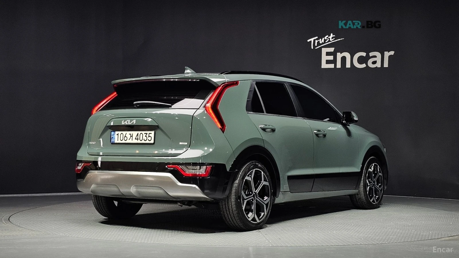Kia Niro HYBRID* SIGNATURE* HARMAN KARDON* ПОДГРЕВ* ОБДУХВА, снимка 2 - Автомобили и джипове - 56008579