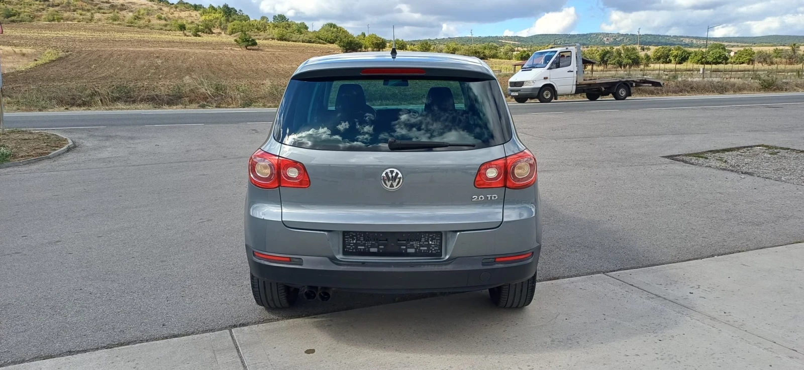 VW Tiguan 2.0 TDI-4x4, снимка 3 - Автомобили и джипове - 56197933