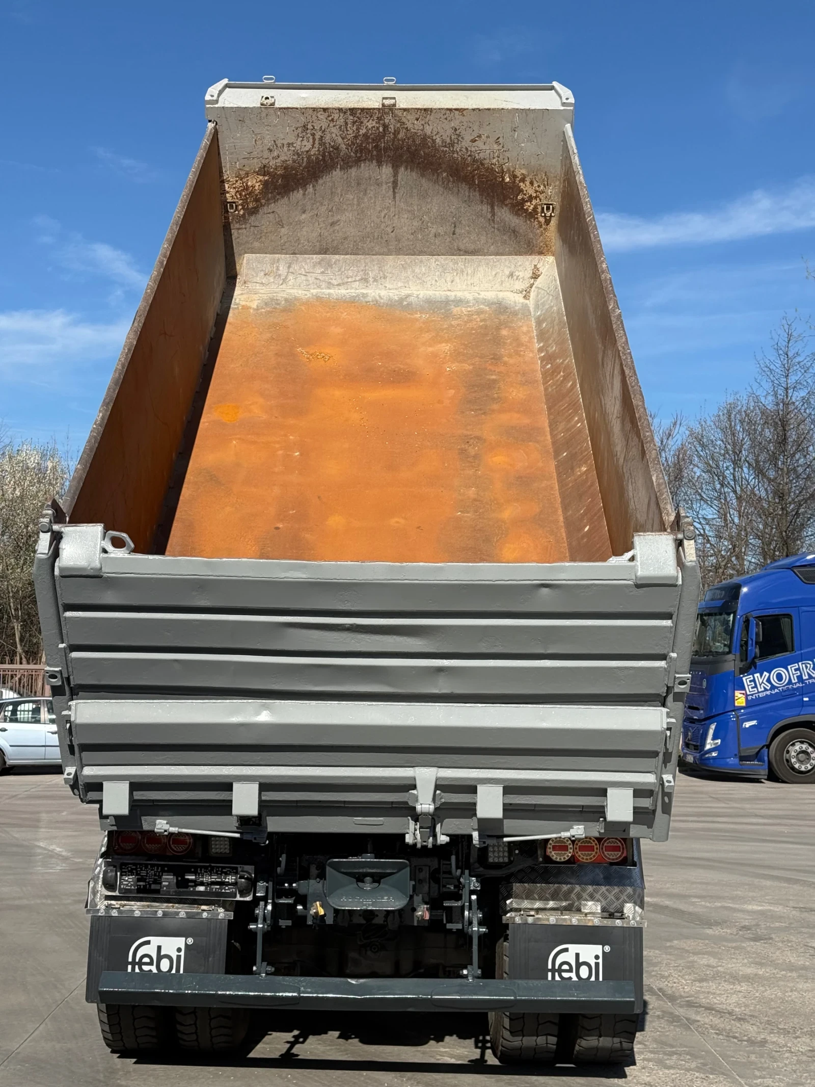 Volvo Fm 460* 8x4* спална кабина* двустранен* перфектен, снимка 14 - Камиони - 54117991