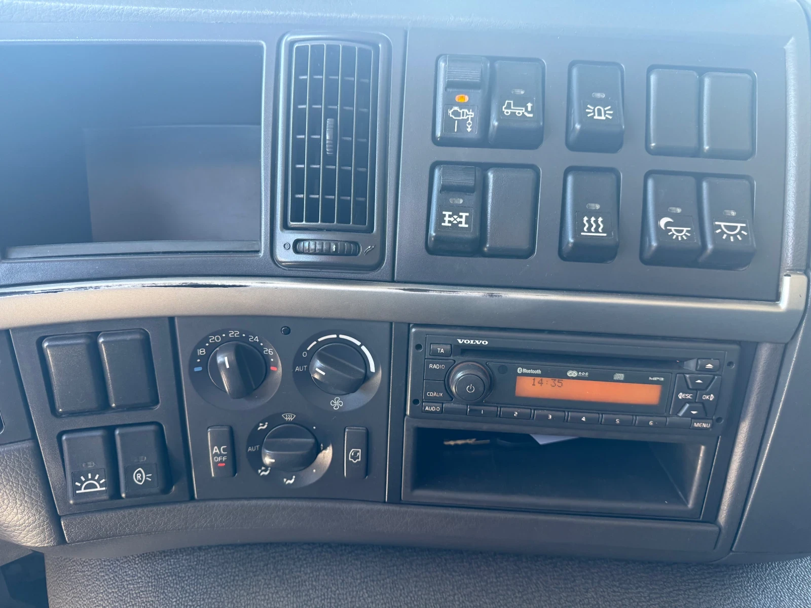 Volvo Fm 460* 8x4* спална кабина* двустранен* перфектен, снимка 16 - Камиони - 54117991