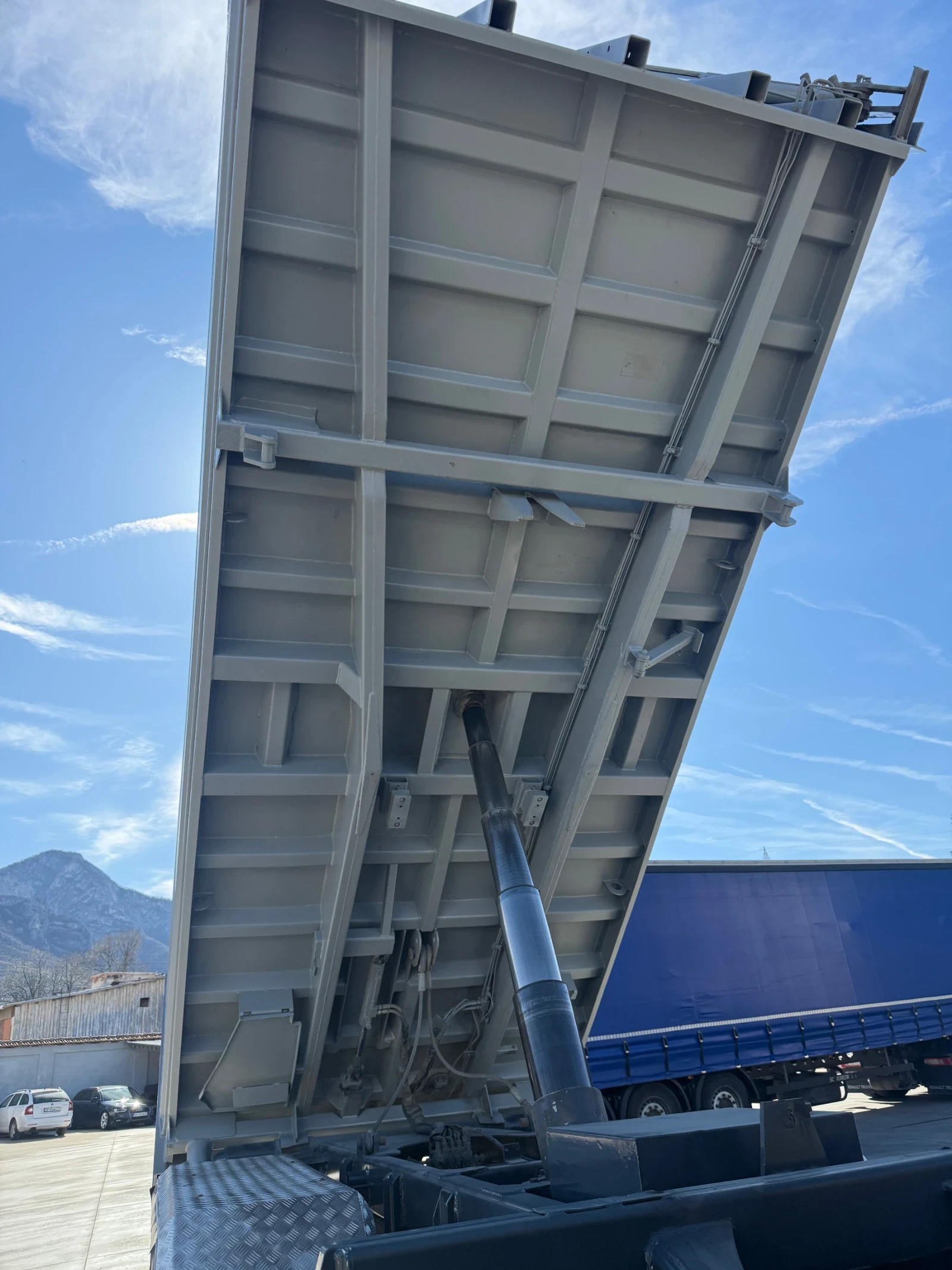 Volvo Fm 460* 8x4* спална кабина* двустранен* перфектен, снимка 12 - Камиони - 54117991