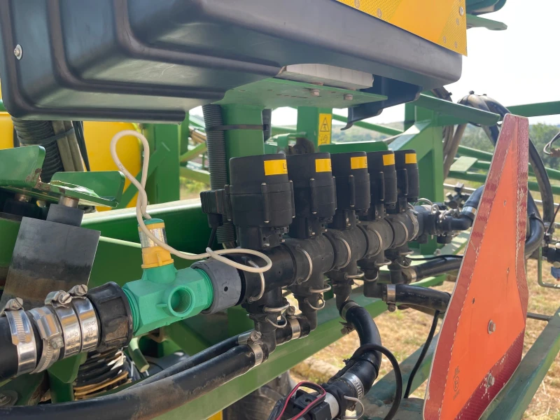 Пръскачка Друга марка JOHN DEERE 740 24 МЕТРА 4000 ЛИТРА ЛИЗИНГ, снимка 7 - Селскостопанска техника - 50549718