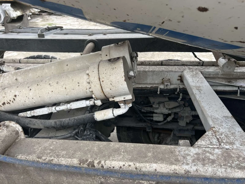 Бетон помпа Scania CIFA MK28, снимка 6 - Индустриална техника - 49985250