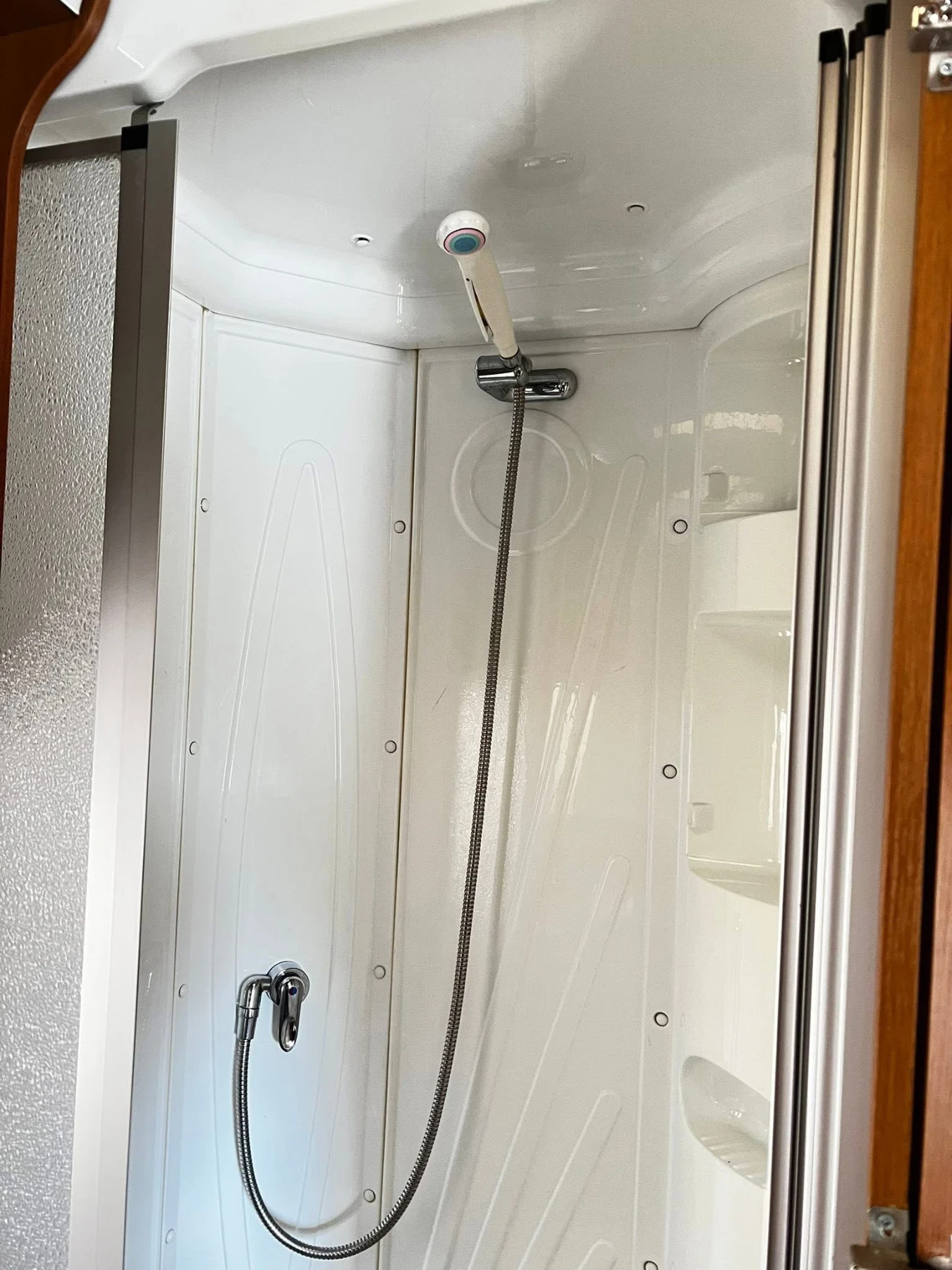 Каравана Fendt DIAMOND , снимка 12 - Каравани и кемпери - 54271605