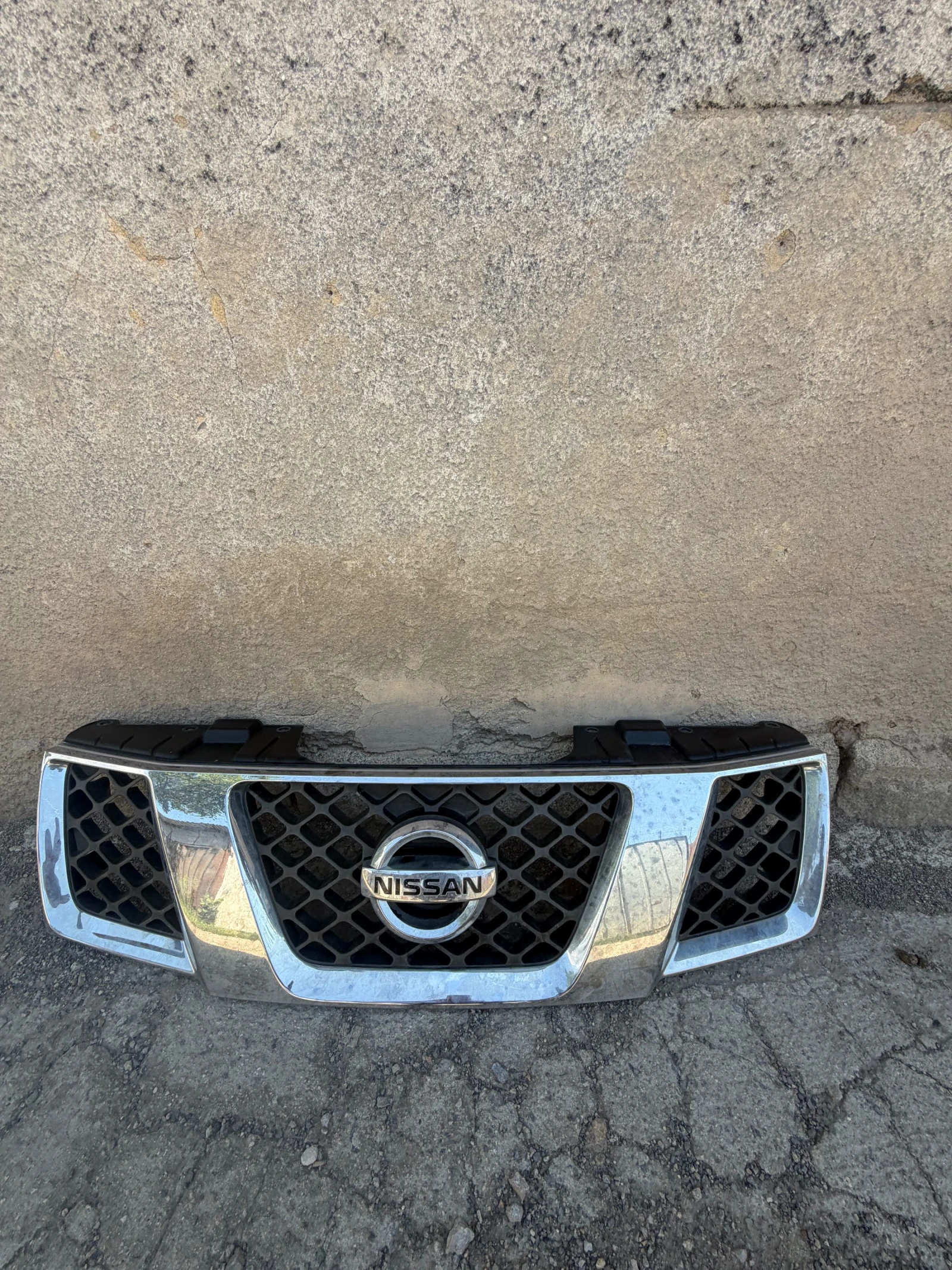 Nissan Pathfinder 2007г предна решетка 2310EB400
