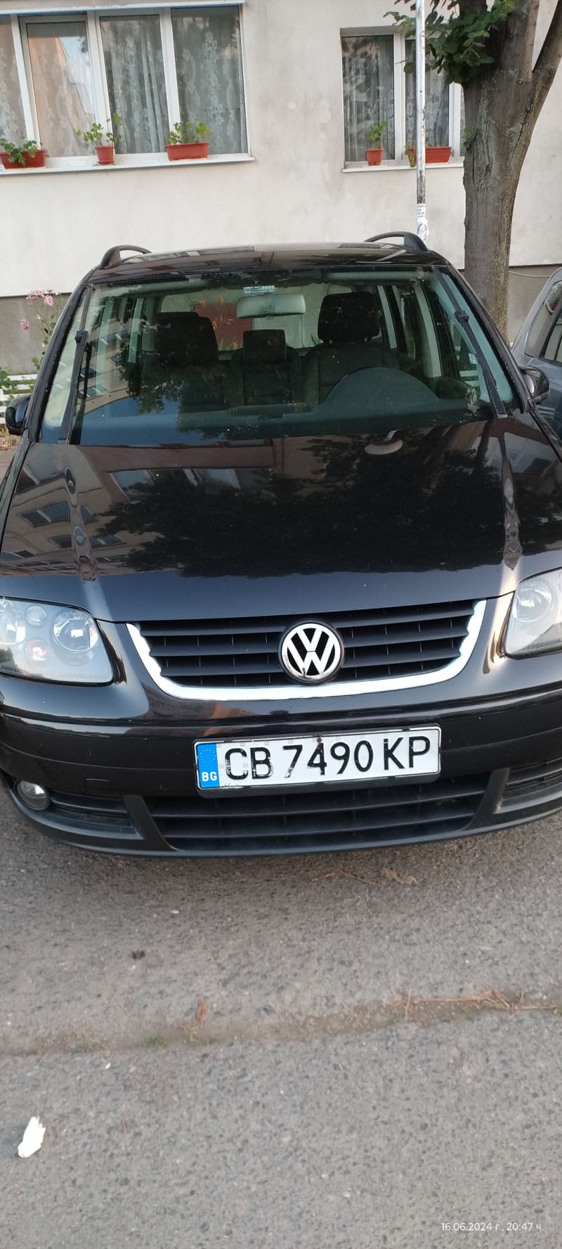 VW Touran, снимка 5 - Автомобили и джипове - 46358871