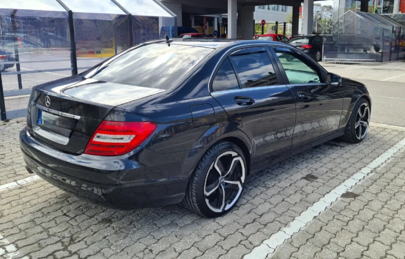 Mercedes-Benz C 220, снимка 4 - Автомобили и джипове - 48904595