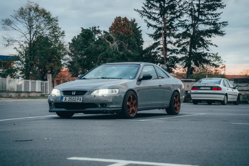 Honda Accord 3.0L V6 Coupe, снимка 2 - Автомобили и джипове - 52032701