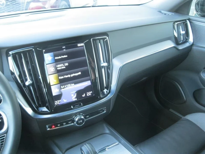 Volvo S60 B4/197HP/R-DESIGN/CAM/NAVI/LED/ACC/KLESS/715v, снимка 11 - Автомобили и джипове - 51651874