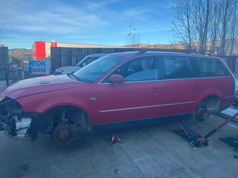 VW Passat 2.5 TDI, снимка 2 - Автомобили и джипове - 52525227