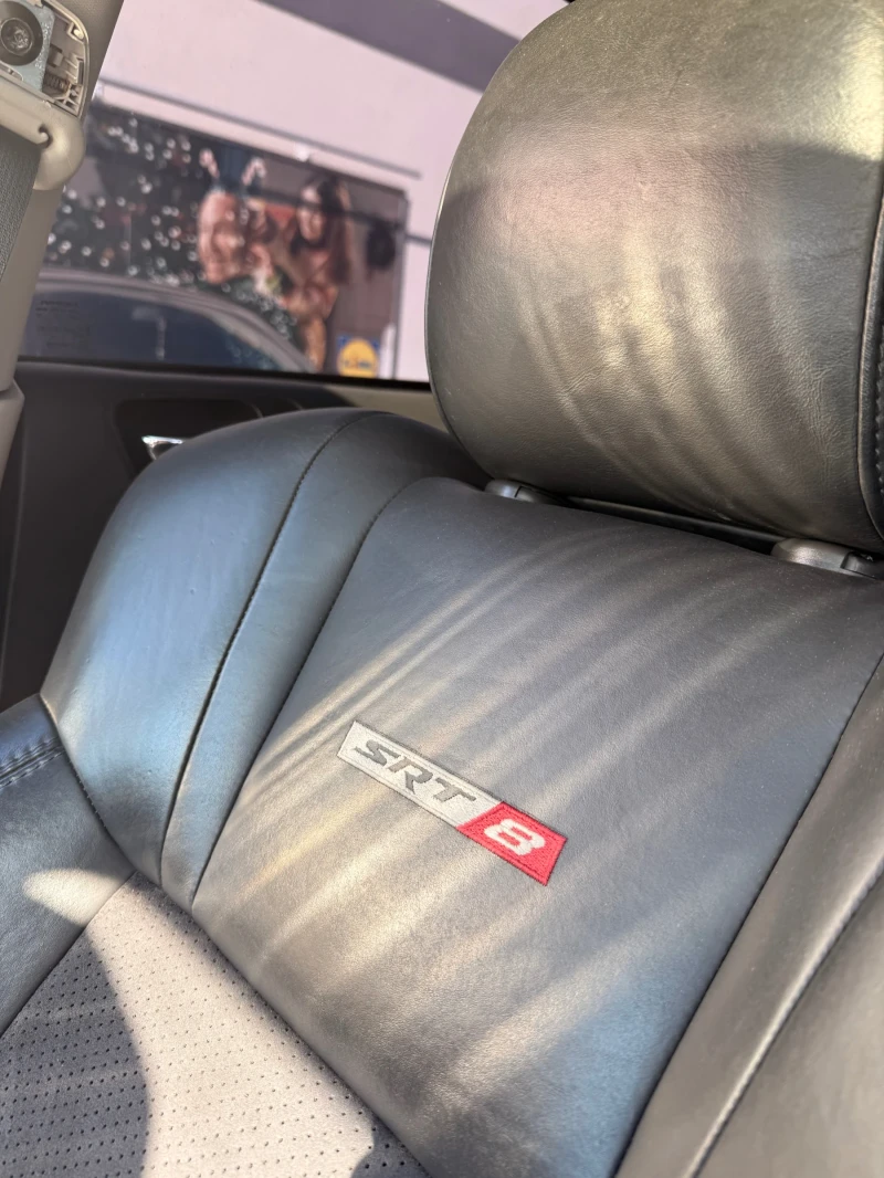 Chrysler 300c 6.1 SRT8, снимка 6 - Автомобили и джипове - 52766499