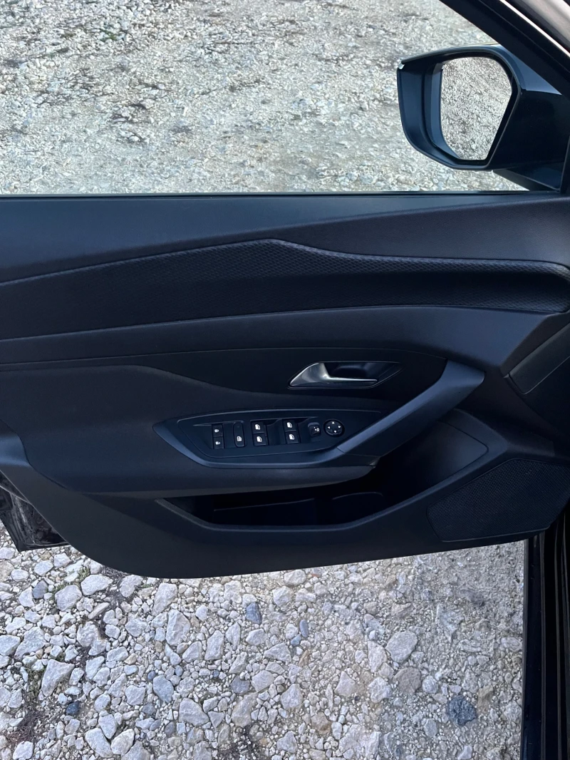 Peugeot 308 1.2 PureTech, снимка 10 - Автомобили и джипове - 52948541