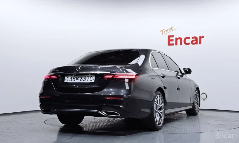 Mercedes-Benz E 220, снимка 2 - Автомобили и джипове - 53164053