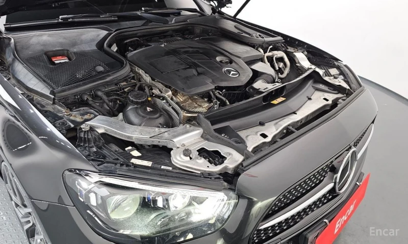 Mercedes-Benz E 220, снимка 6 - Автомобили и джипове - 53164053