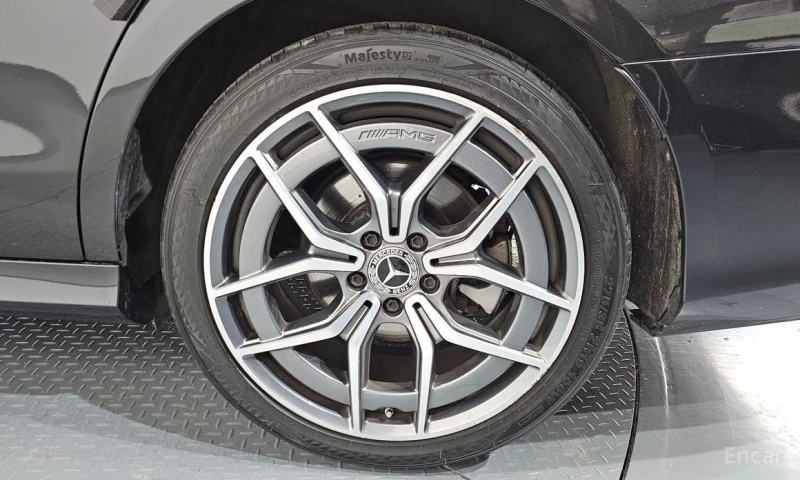 Mercedes-Benz E 220, снимка 5 - Автомобили и джипове - 53164053