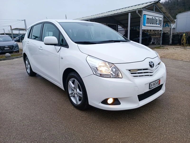 Toyota Verso 1.8i-147кс-ШВЕЙЦАРИЯ-РЪЧКА-6ск-KEYLESS-7м, снимка 2 - Автомобили и джипове - 53447590