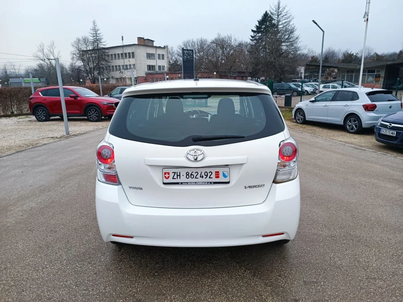 Toyota Verso 1.8i-147кс-ШВЕЙЦАРИЯ-РЪЧКА-6ск-KEYLESS-7м, снимка 4 - Автомобили и джипове - 53447590