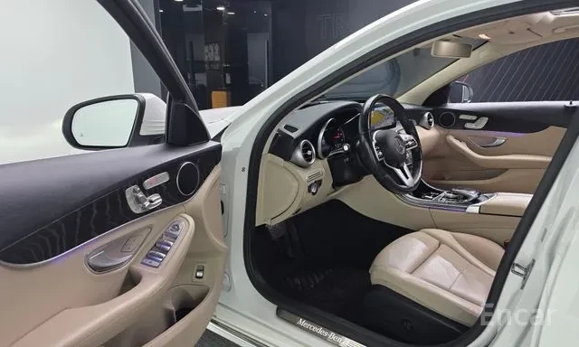 Mercedes-Benz C 220 D * AVANTGARDE * KEYLESS * FACELIFT * 2 КЛЮЧА * , снимка 5 - Автомобили и джипове - 55889179