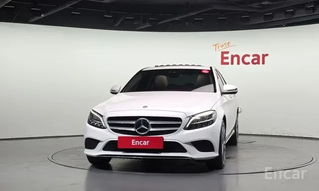Mercedes-Benz C 220 D * AVANTGARDE * KEYLESS * FACELIFT * 2 КЛЮЧА * , снимка 2 - Автомобили и джипове - 55889179