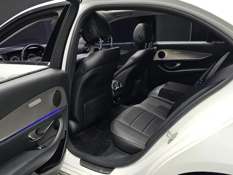 Mercedes-Benz E 200 Avantgarde, снимка 12 - Автомобили и джипове - 56018161