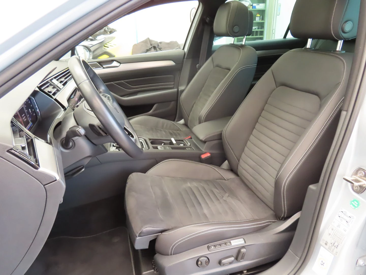 VW Passat Elegance 2.0 TDI SCR DSG - изображение 7