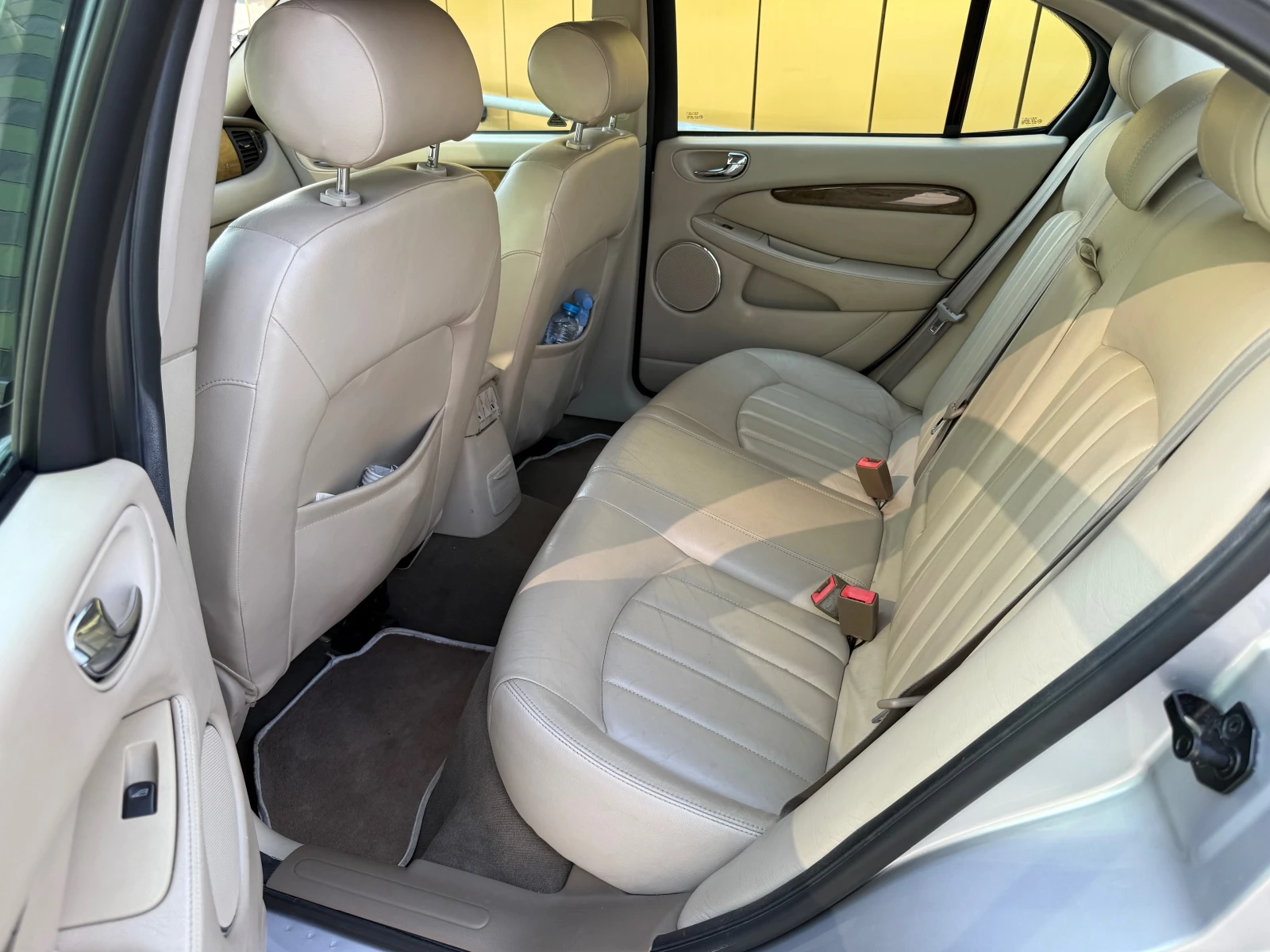 Jaguar X-type 2.5i V6 - изображение 8